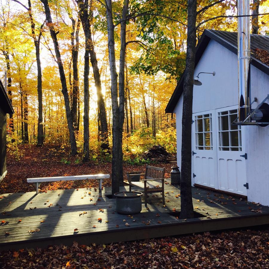 Larguer Les Samares Dans Une Cabane A Sucre * Quebec City