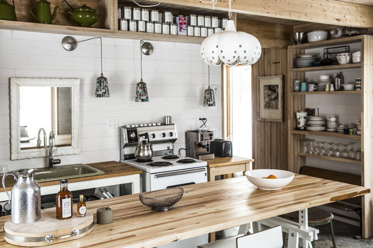 Larguer Les Samares Dans Une Cabane A Sucre Quebec City